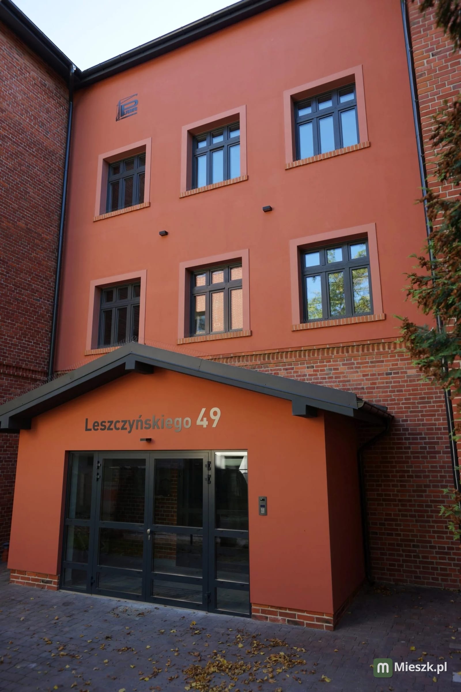 Leszczyńskiego 49 — 6