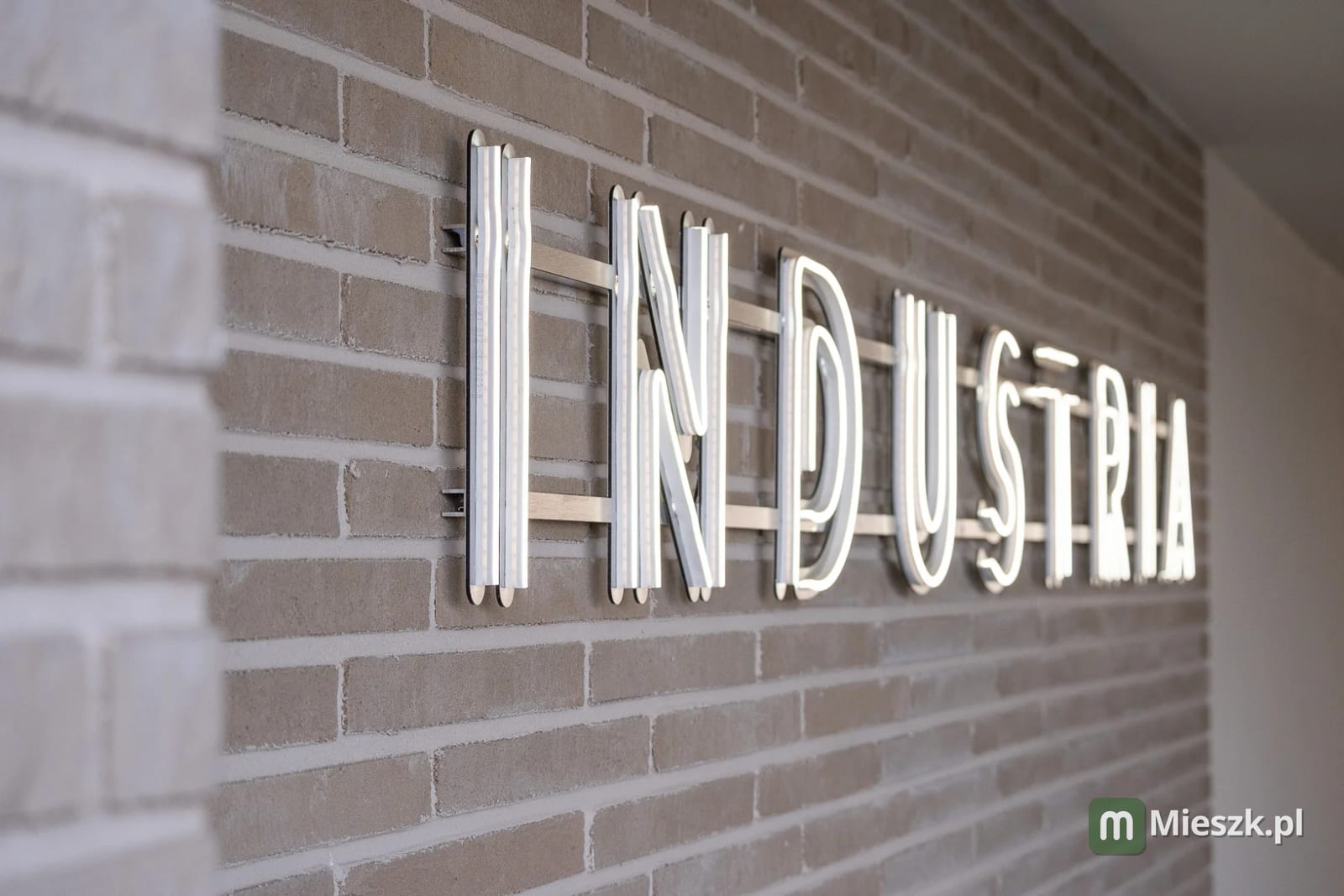 Industria — 2