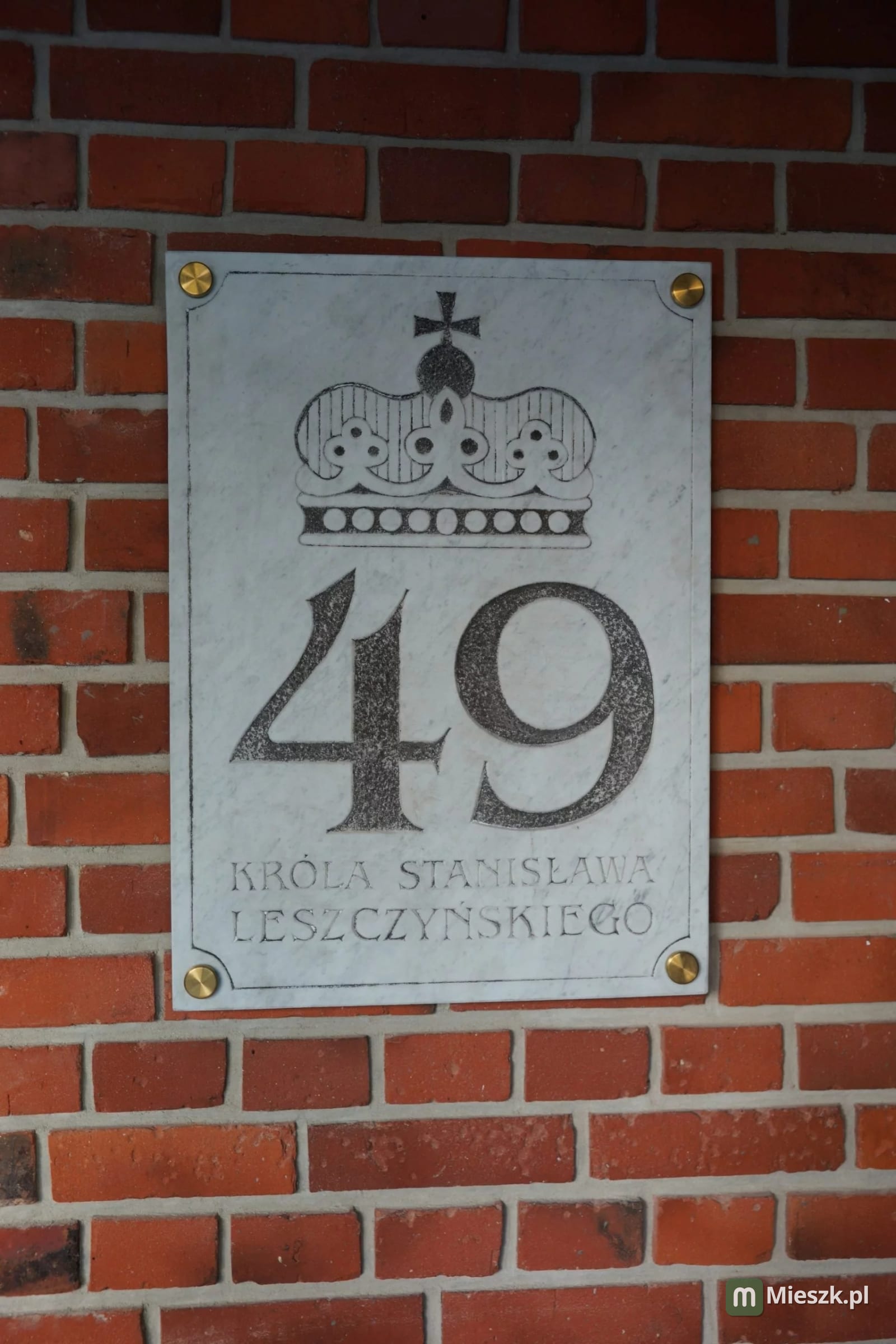 Leszczyńskiego 49 — 9