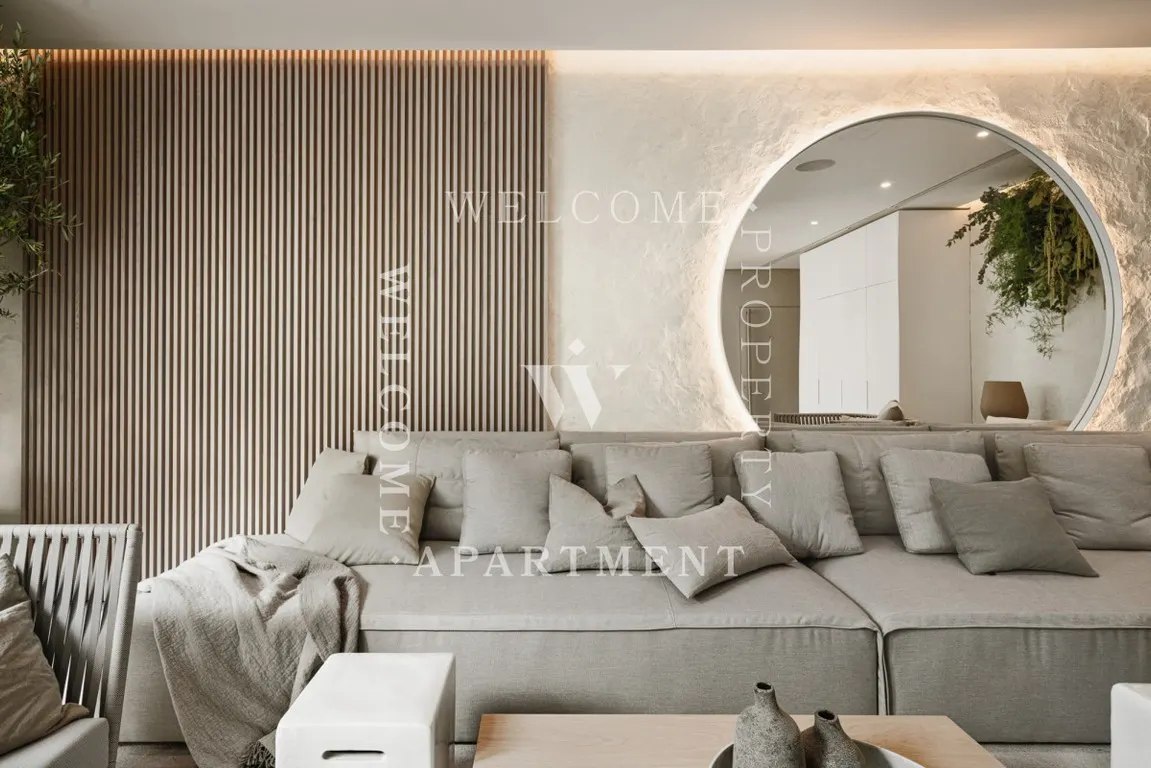 Smolna 4 — 8