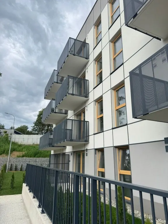Odległa — 3