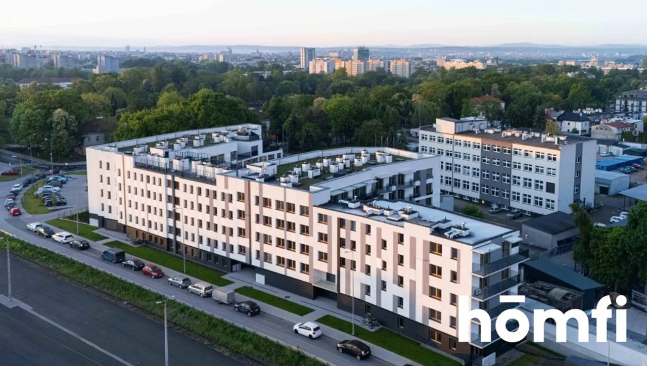 City Łobzów — 3