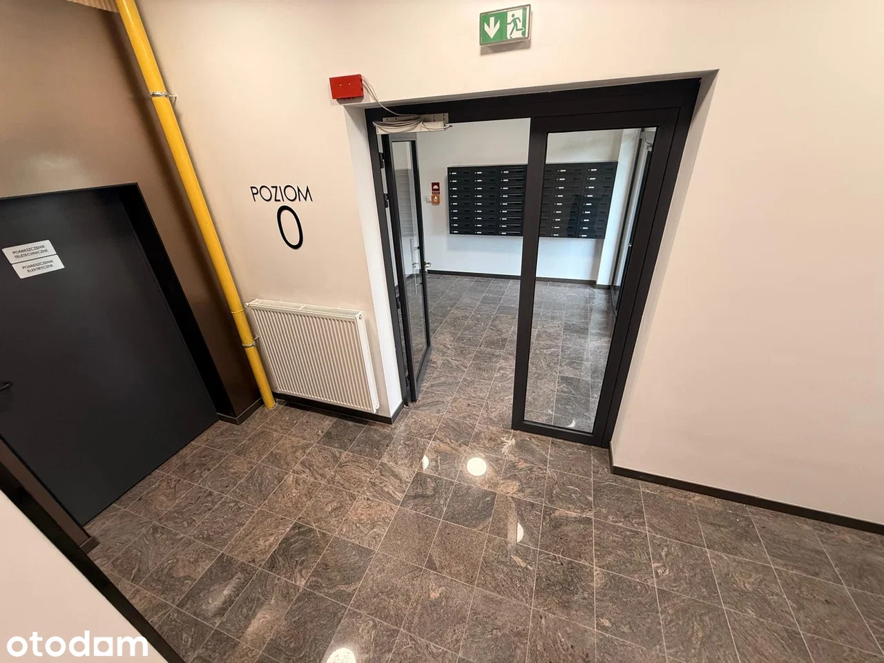 Aleja Piłsudskiego — 16