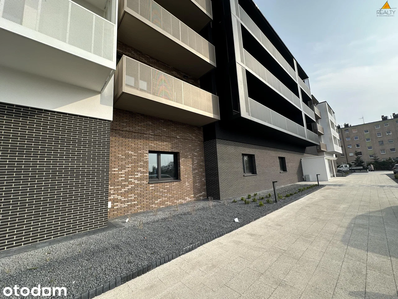 Szpitalna 11 — 17