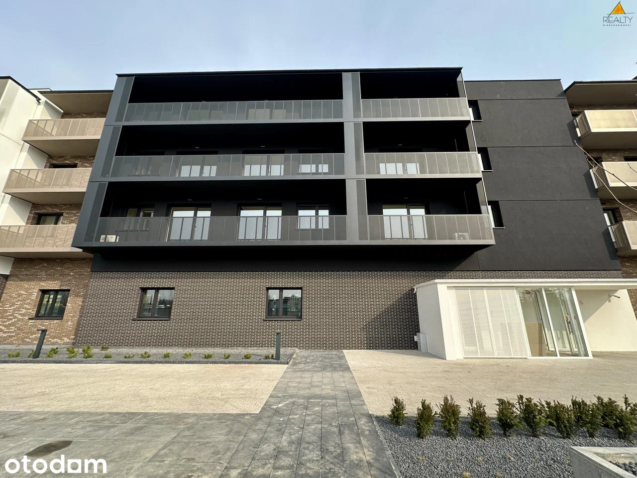 Szpitalna 11 — 18