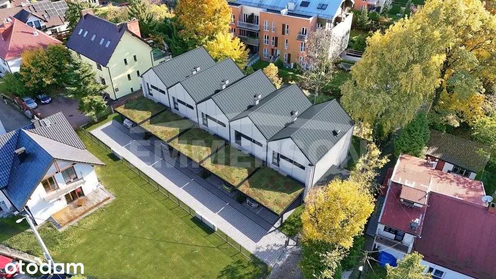 ZAMIEJSKA 9 ” PRZY ULICY ZAMIEJSKIEJ 9 — 12